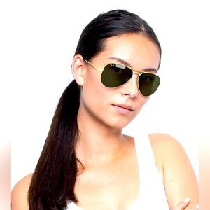 Ray-Ban Aviators Gold Sunglasses RB3025 58mm Lens Smoke Lens - Case included